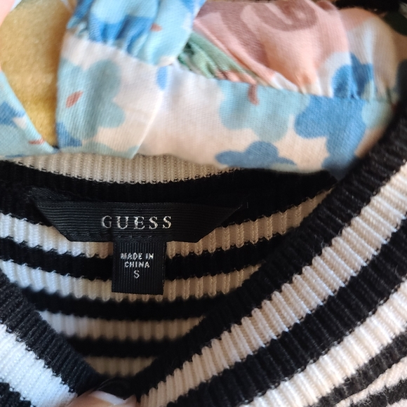 Guess Black and White Stiped Sweater Shirt! Size Small - Picture 3 of 4
